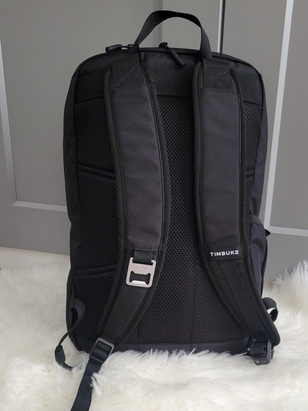 Timbuk2 ŌURA Black Men's Backpack with Front Logo - Picture 3 of 10